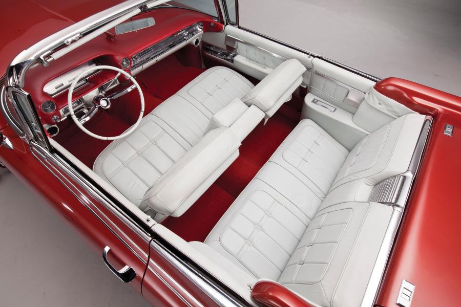 Интерьер Cadillac Eldorado Biarritz Convertible 1960 года  (фото 47 из 49)